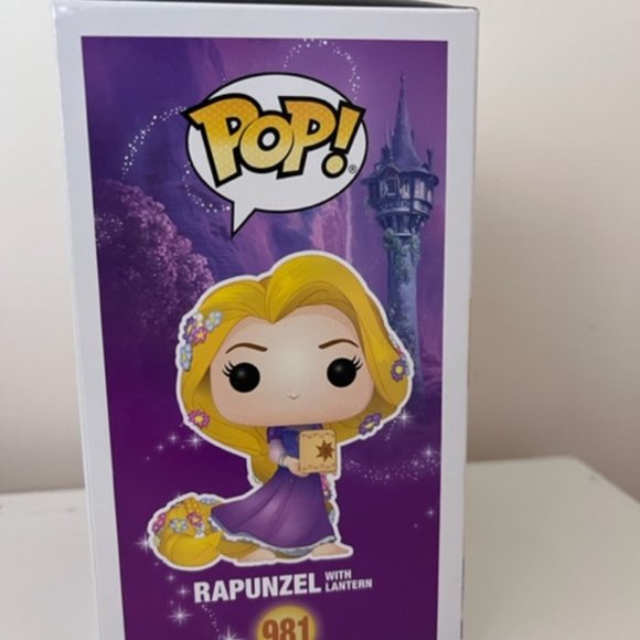 Funko pop Rapunzel 981 with lantern Boxlunch exclusive - Picture 3 of 4